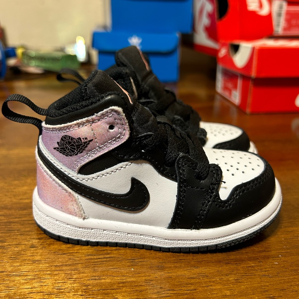 Nike Air Jordan 1 Mid SE